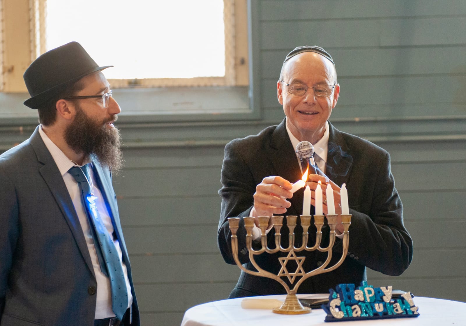 lighting of menorah