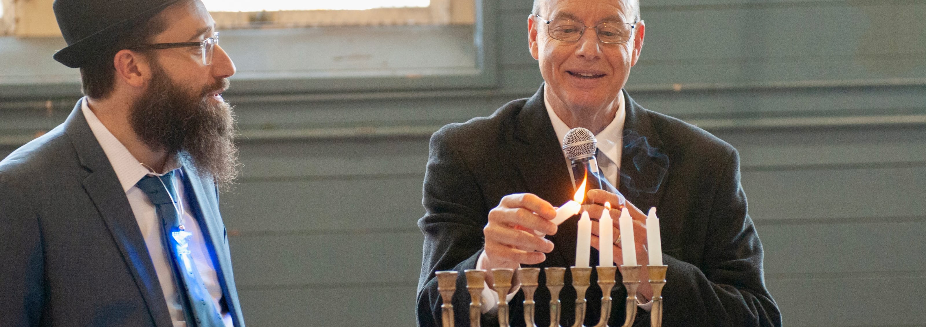 lighting of menorah