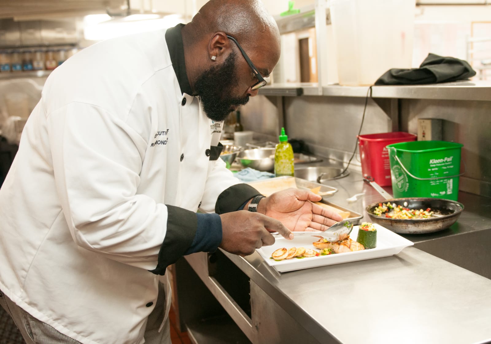 TUC\'s chef preparing kosher food