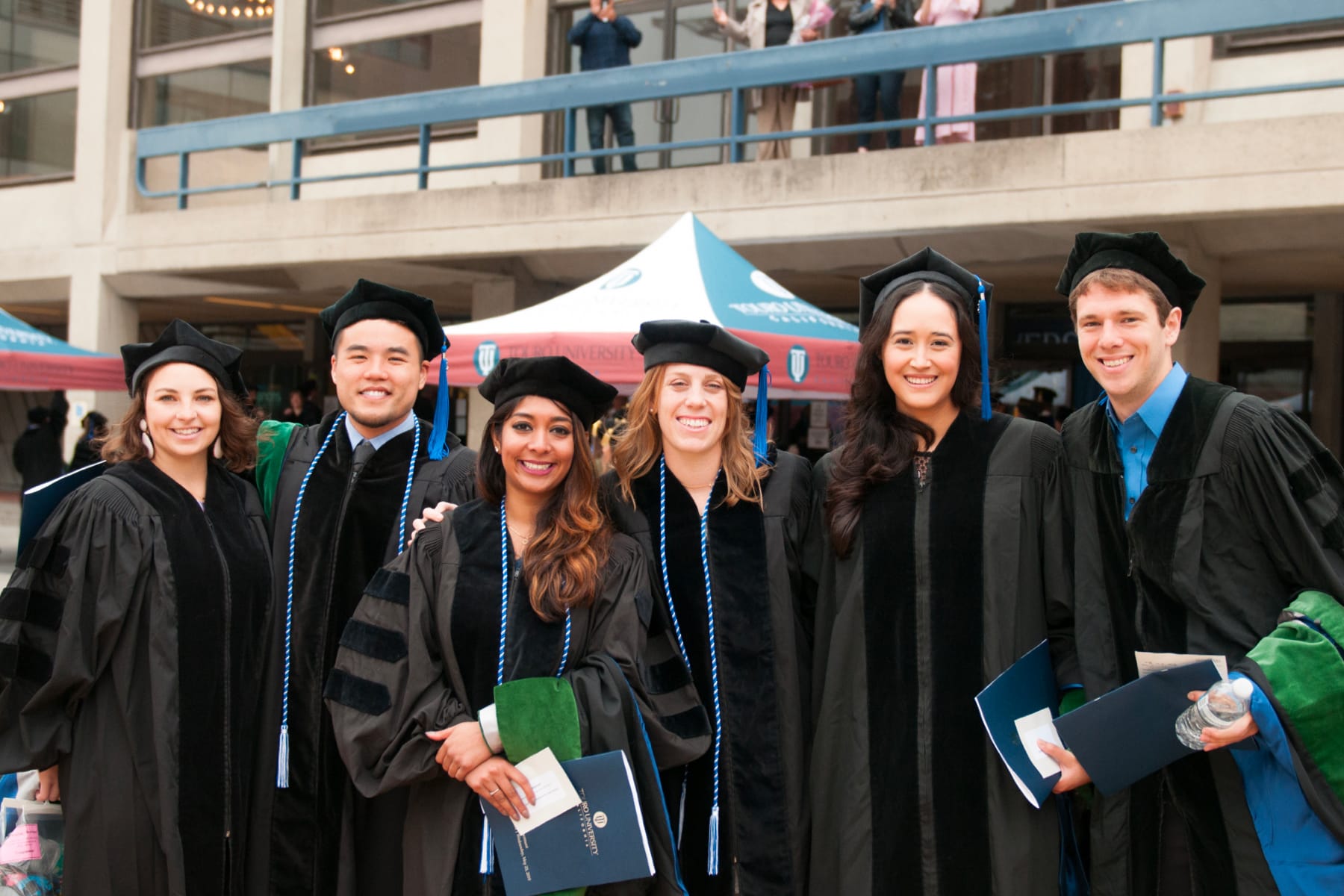 Group pic of graduates