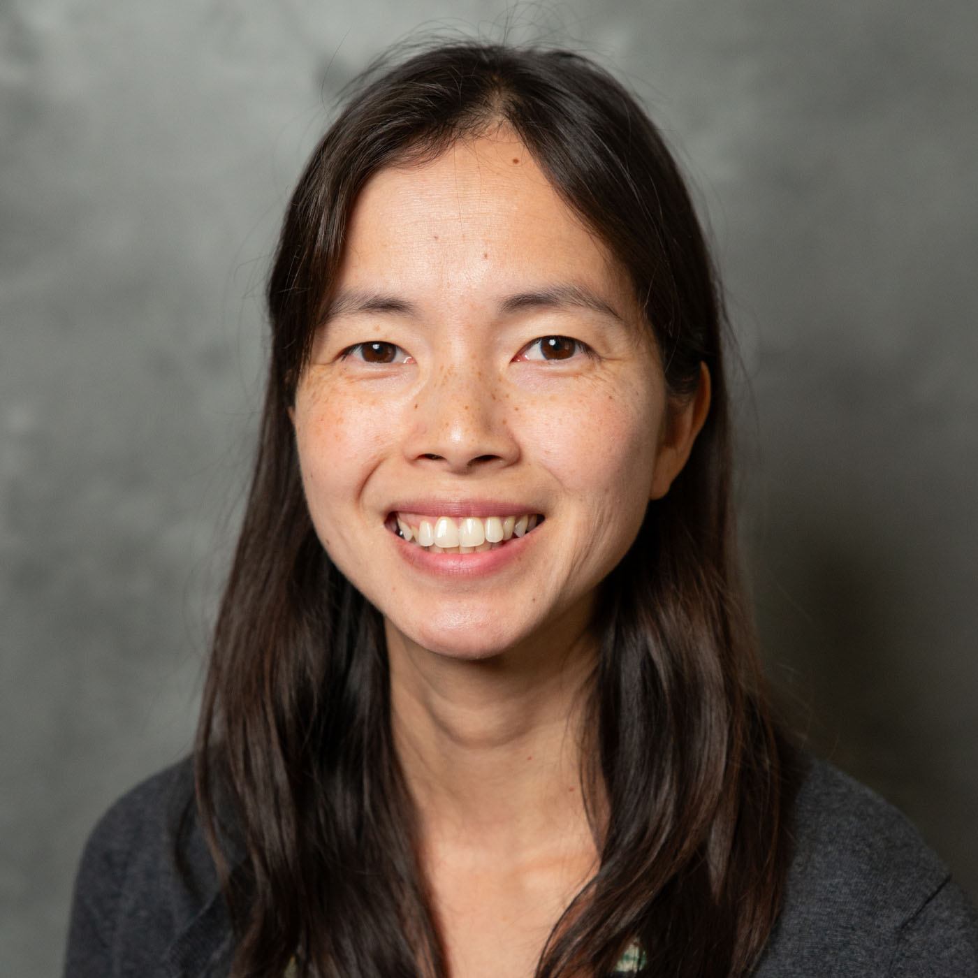 Headshot of Quynh-Uyen Smith