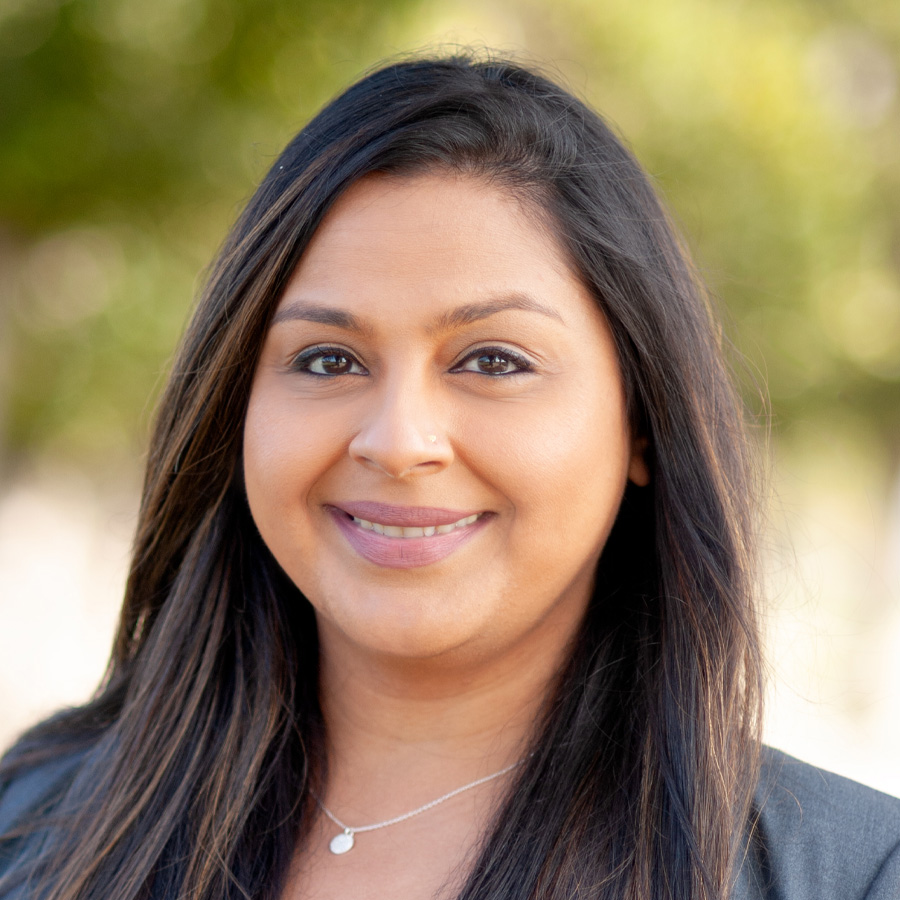 Yasmin Bains COM Fellow